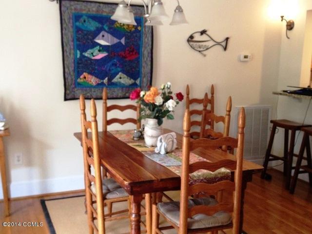 105 Channel Rock Road Beaufort, NC 28516 - Photo 10 of 103 Breakfast area (2)