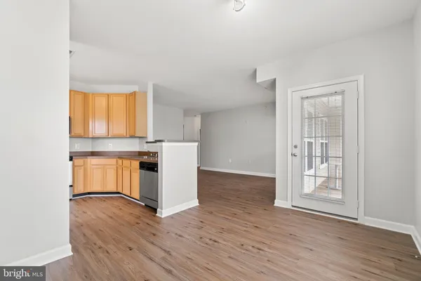 $2,500 | 42496 Mayflower Terrace, Unit 302, Brambleton, VA 20148