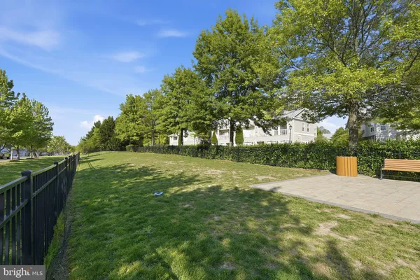 $2,500 | 42496 Mayflower Terrace, Unit 302, Brambleton, VA 20148
