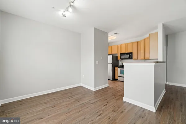 $2,500 | 42496 Mayflower Terrace, Unit 302, Brambleton, VA 20148