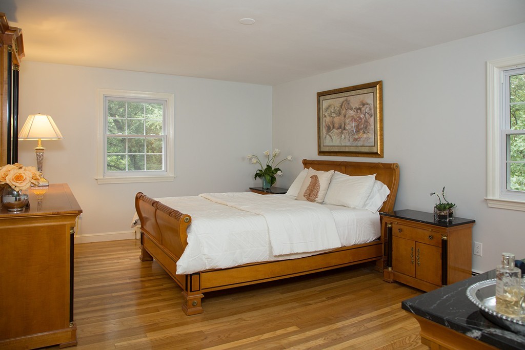9 Hadley Road Lexington, MA 02420 - Photo 5 of 12 Gallery Image 5