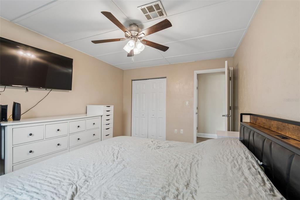 5501 82nd Avenue North Pinellas Park, FL 33781 - Photo 24 of 42
