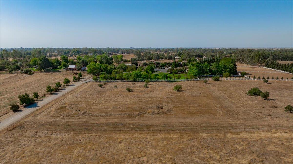 9833 La Clair Road Wilton, CA 95693 - Photo 5 of 13 Gallery Image 5