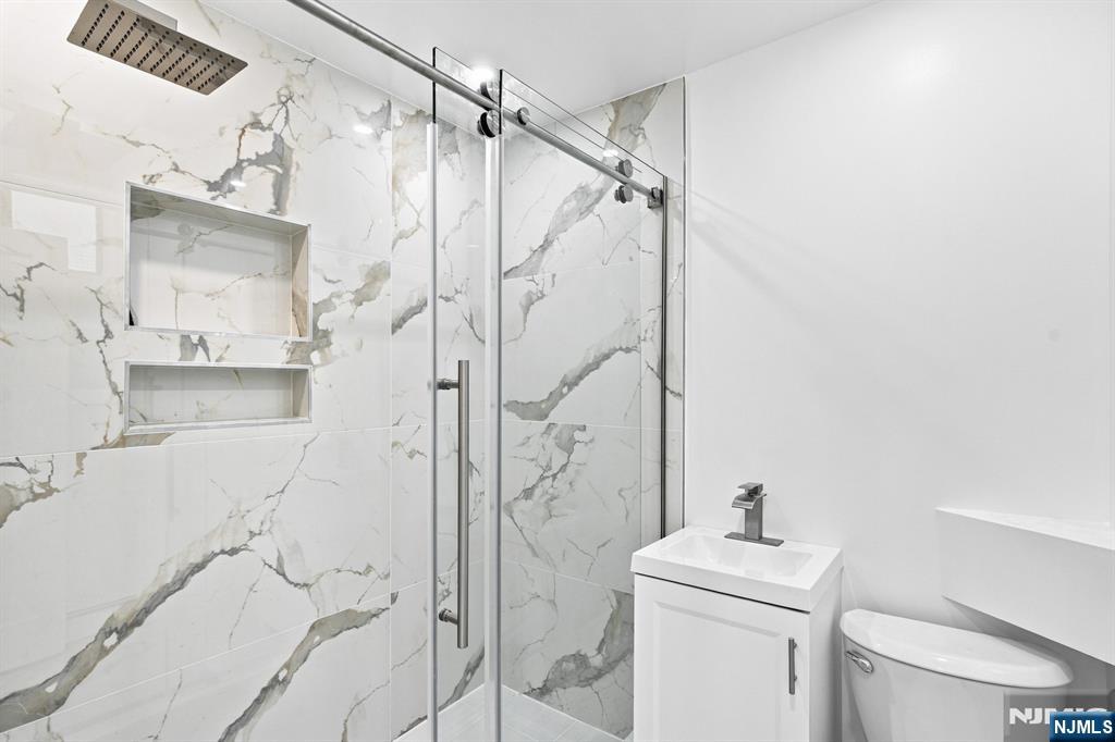75 Clinton Place Hackensack, NJ 07601 - Photo 18 of 39 Gallery Image 18