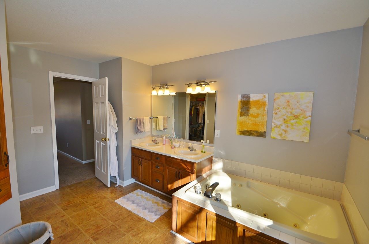 10108 White Cedar Road Fort Wayne, IN 46804 - Photo 19 of 31 Gallery Image 19