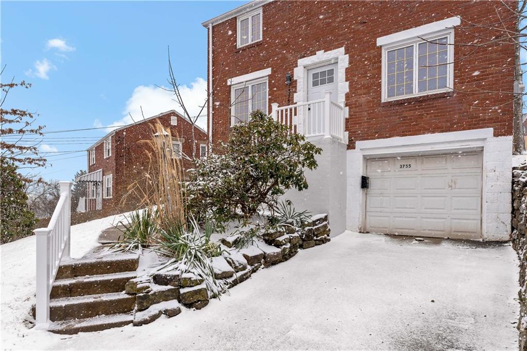 3755 Rural Court East Pittsburgh, PA 15221 - Photo 2 of 30 Gallery Image 2