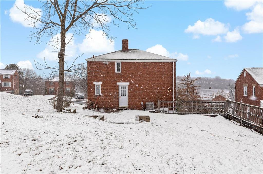 3755 Rural Court East Pittsburgh, PA 15221 - Photo 3 of 30 Gallery Image 3