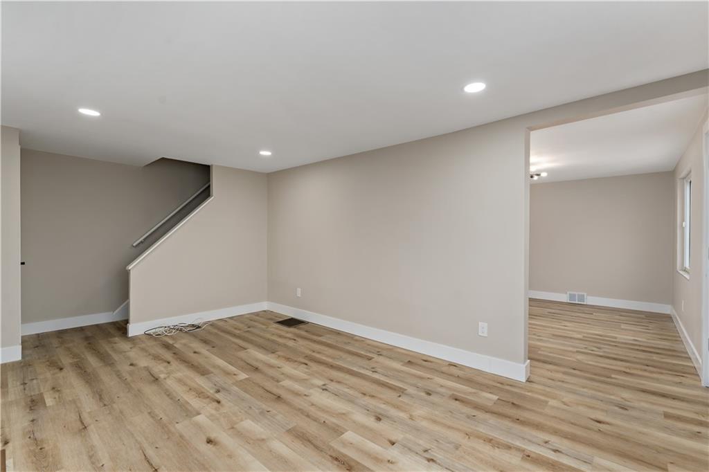 3755 Rural Court East Pittsburgh, PA 15221 - Photo 7 of 30 Gallery Image 7