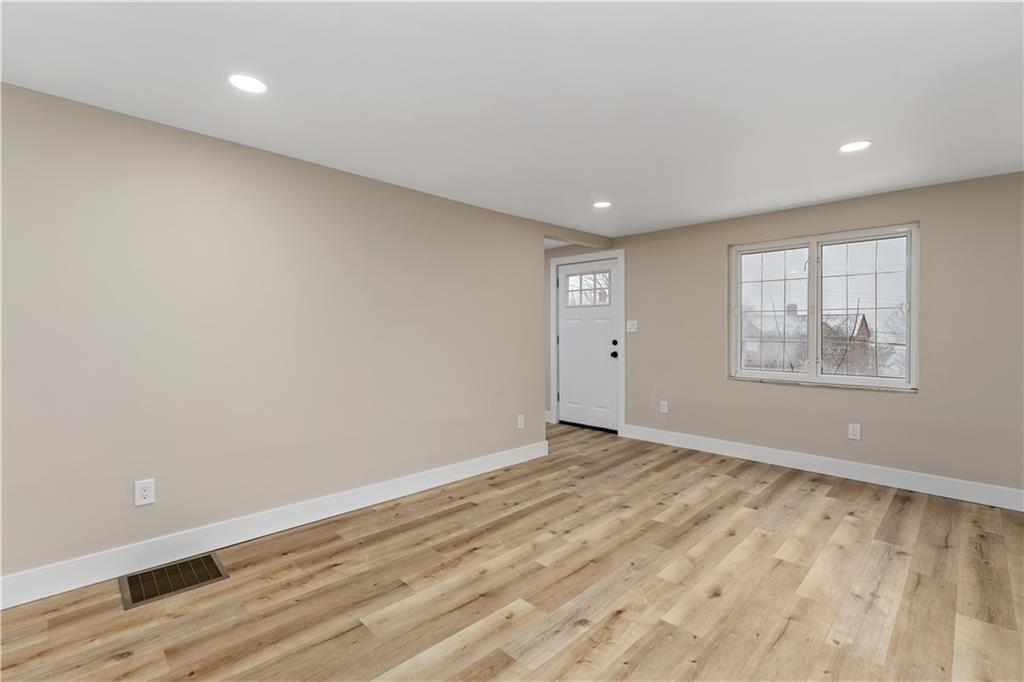 3755 Rural Court East Pittsburgh, PA 15221 - Photo 8 of 30 Gallery Image 8