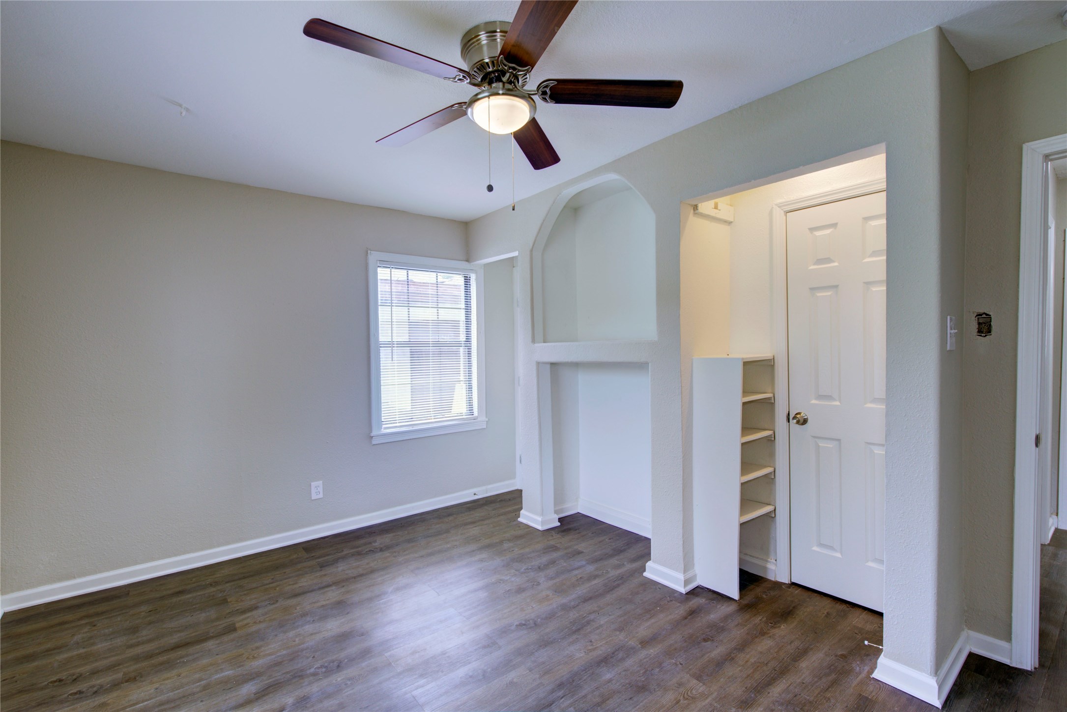 5406 Bataan Road Houston, TX 77033 - Photo 20 of 28 Bedroom 3
