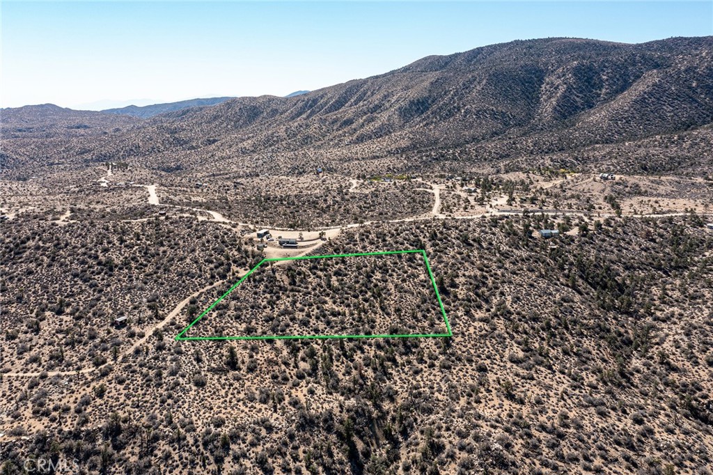 48400 Madison Road Landers, CA 92285 - Photo 2 of 21 a view of a large building