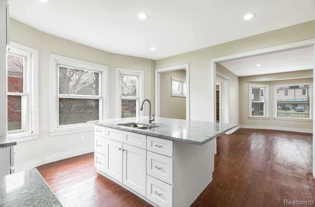 1436 Baldwin Street Detroit, MI 48214 - Photo 1 of 20