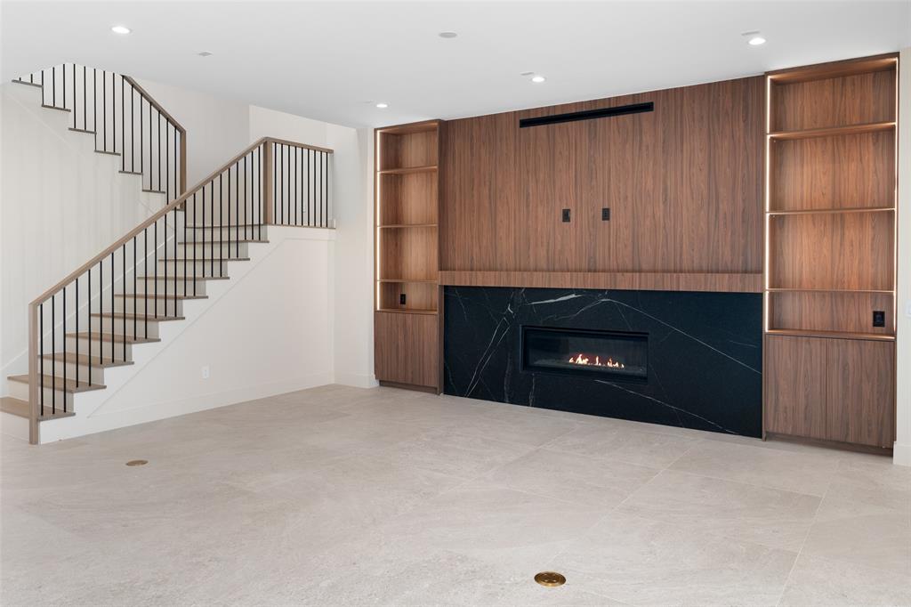 3262 St Croix Drive Dallas, TX 75229 - Photo 3 of 19