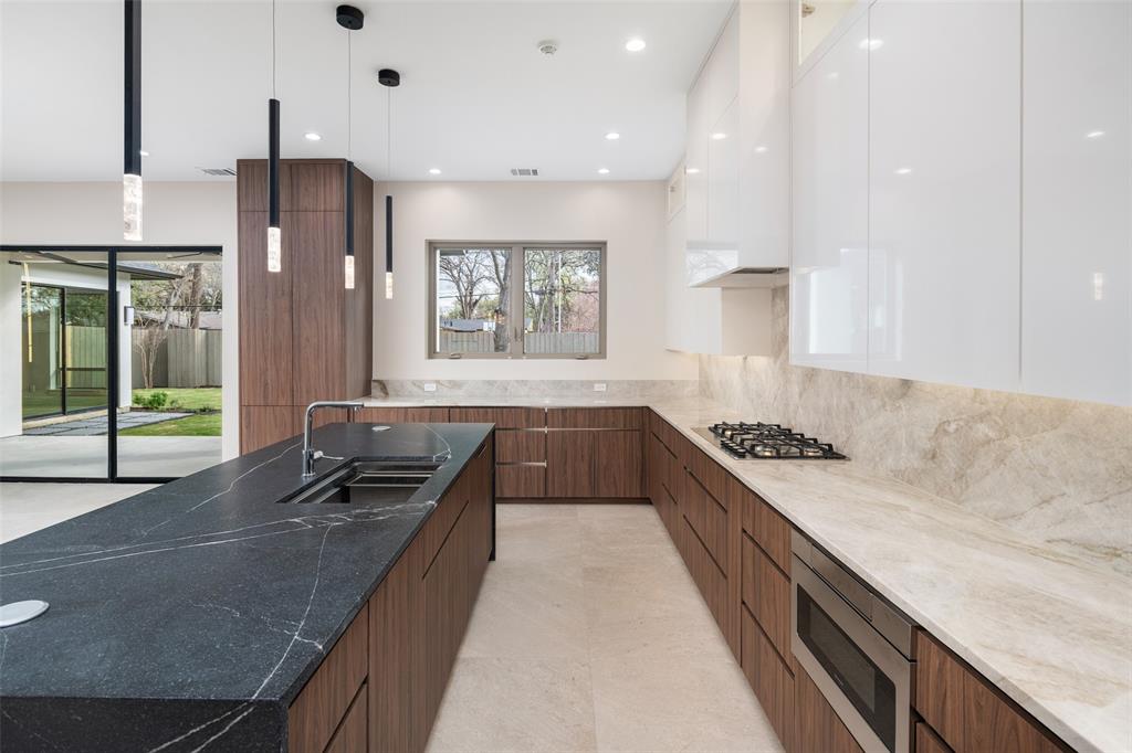 3262 St Croix Drive Dallas, TX 75229 - Photo 7 of 19