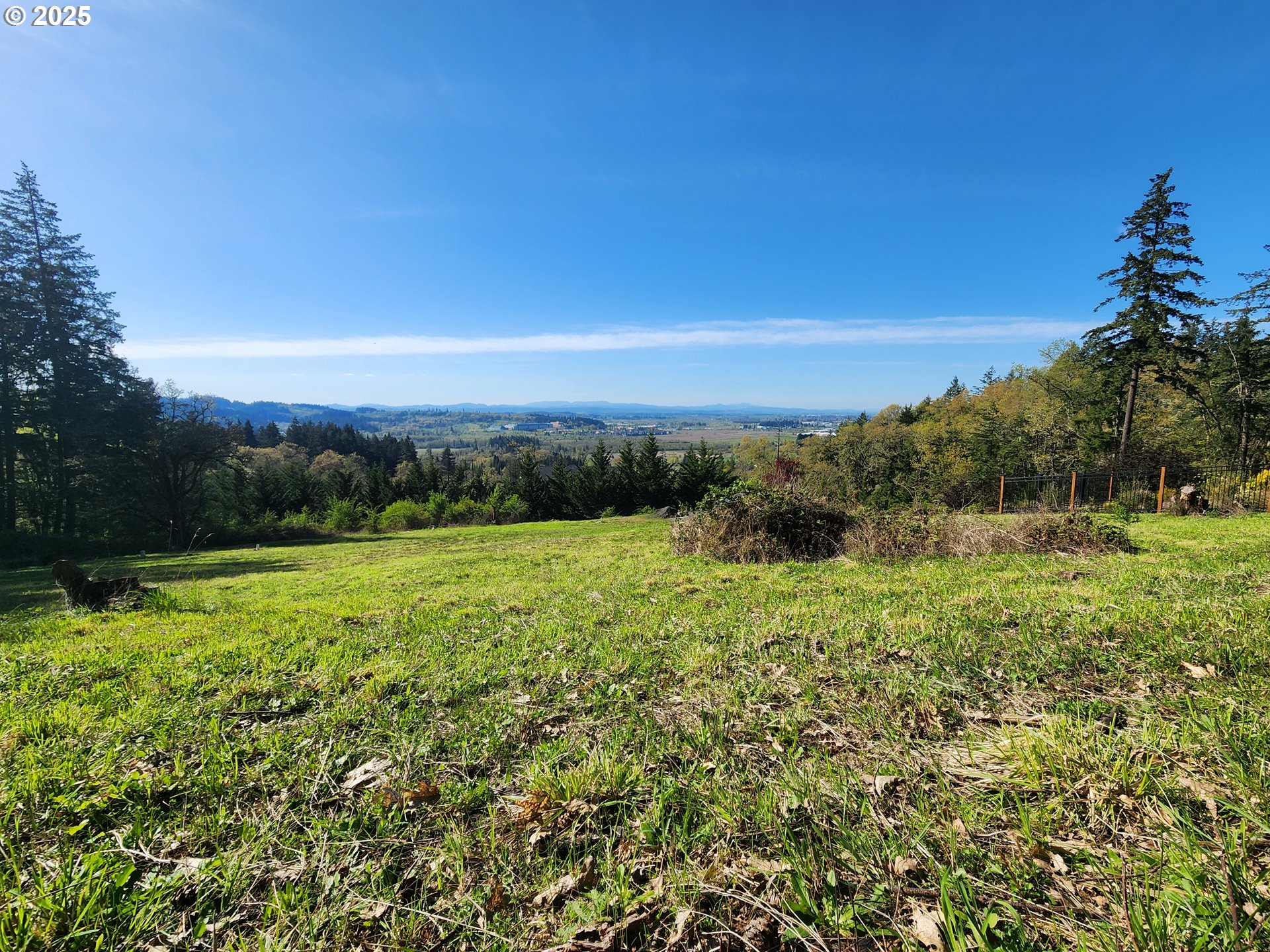 Eagle View Drive, Unit 3 Eugene, OR 97405 - Photo 11 of 11 a view of a field with an ocean