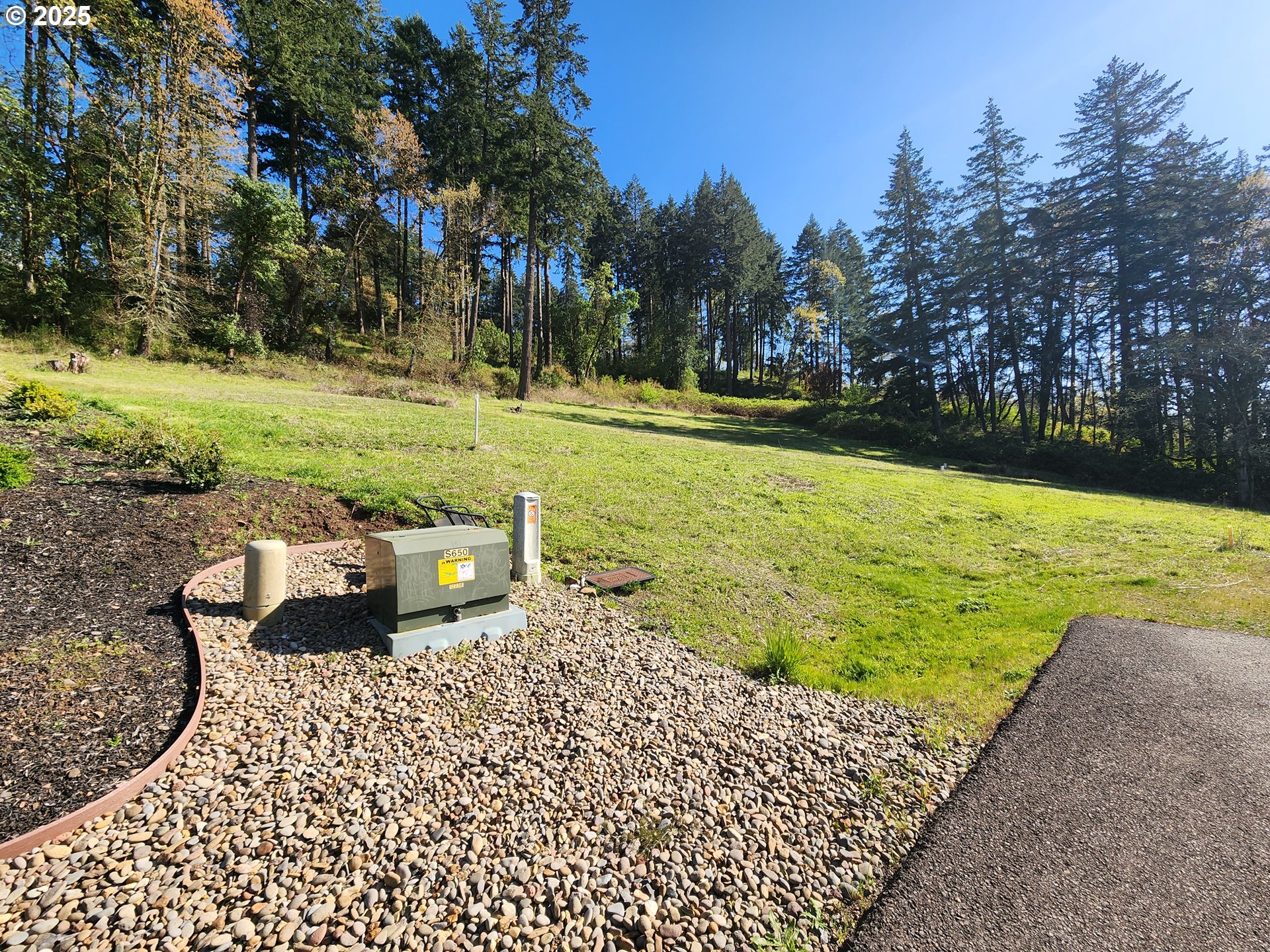 Eagle View Drive, Unit 3 Eugene, OR 97405 - Photo 3 of 11 a view of a garden with an outdoor space