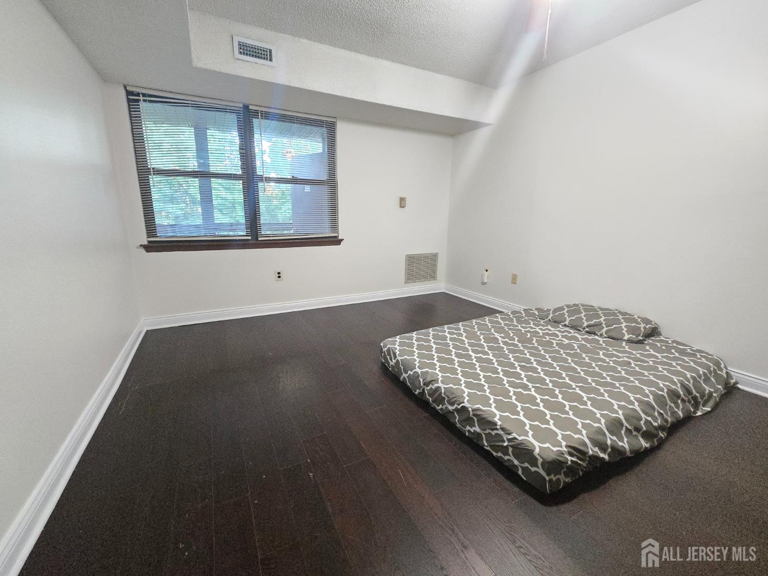 1904 Raspberry Court Edison, NJ 08817 - Photo 10 of 15