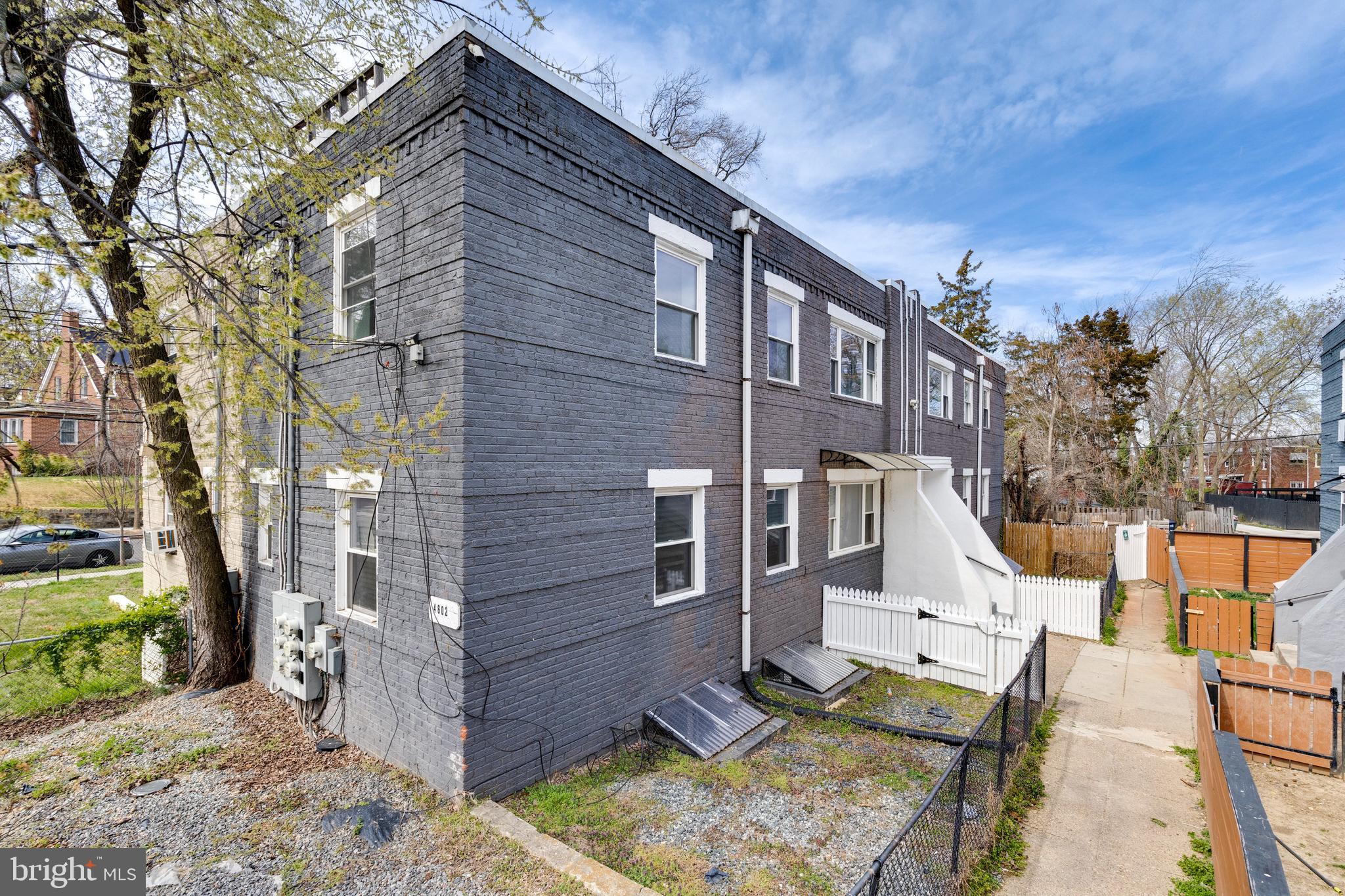 4602 Hillside Road Southeast Washington, DC 20019 - Photo 2 of 21