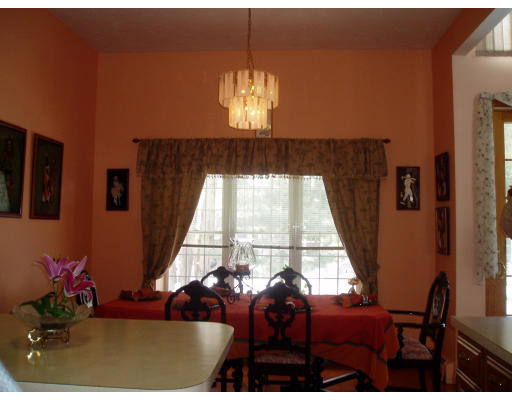 112 E Ridgefield Circle, Unit 112E Clinton, MA 01510 - Photo 3 of 6 Gallery Image 3