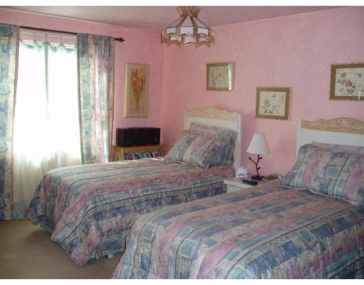 112 E Ridgefield Circle, Unit 112E Clinton, MA 01510 - Photo 5 of 6 Gallery Image 5