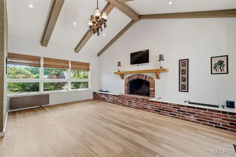 $1,089,000 | 427 Clif Side Drive, Glendale, MO 63122