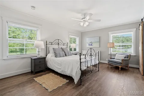 $1,089,000 | 427 Clif Side Drive, Glendale, MO 63122