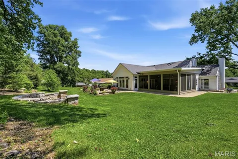 $1,089,000 | 427 Clif Side Drive, Glendale, MO 63122