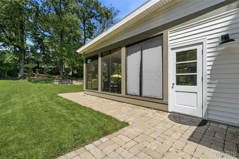 $1,089,000 | 427 Clif Side Drive, Glendale, MO 63122