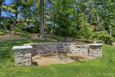 $1,089,000 | 427 Clif Side Drive, Glendale, MO 63122
