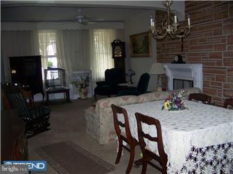 338 Broad St Spring Spring City, PA 19475 - Photo 6 of 10 Dining Room