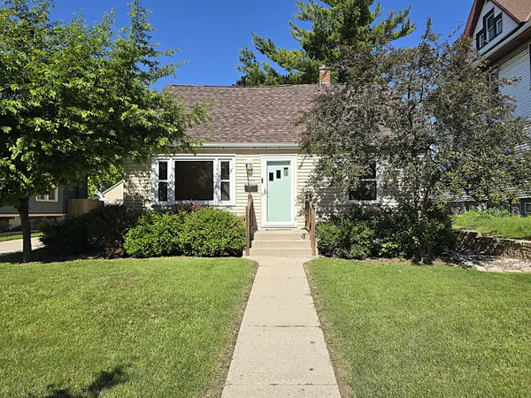 $314,900 | 1957 South 82nd Street, West Allis, WI 53219