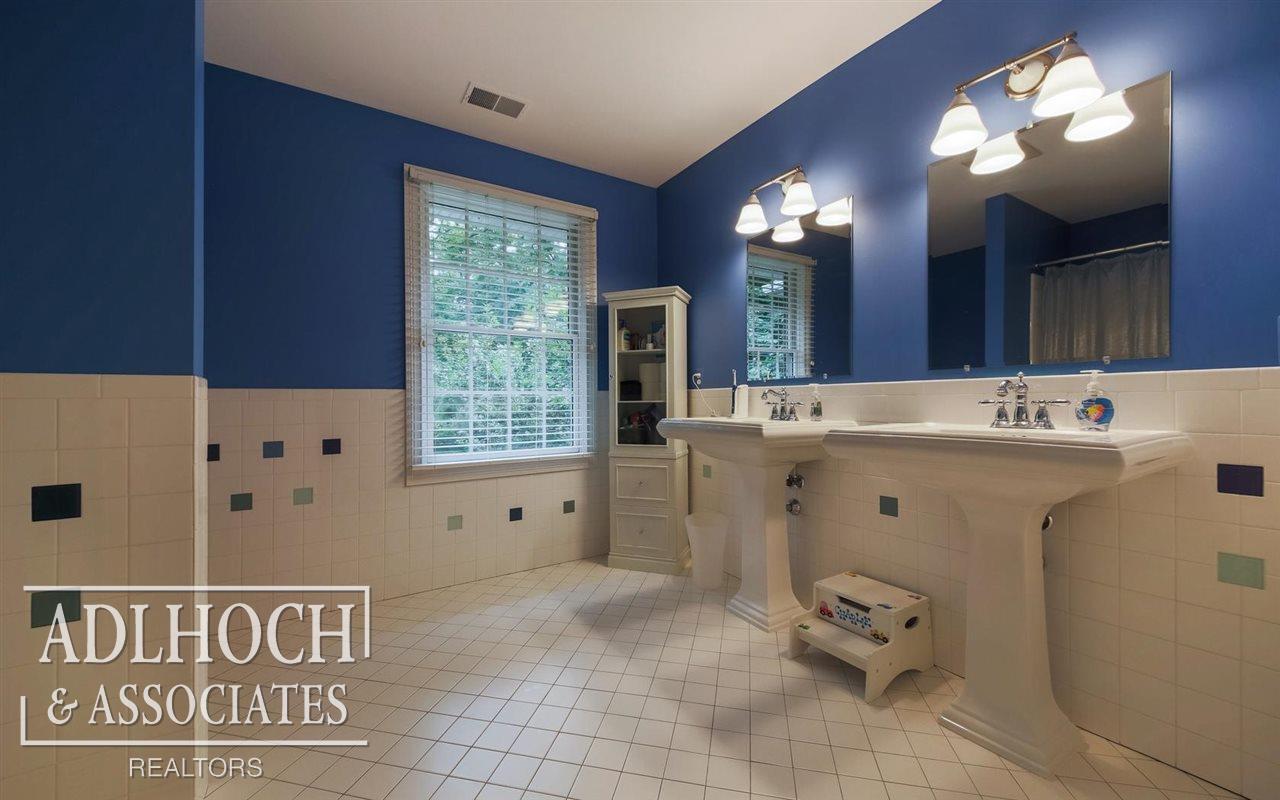 920 Shoreham Road Grosse Pointe Woods, MI 48236 - Photo 21 of 39