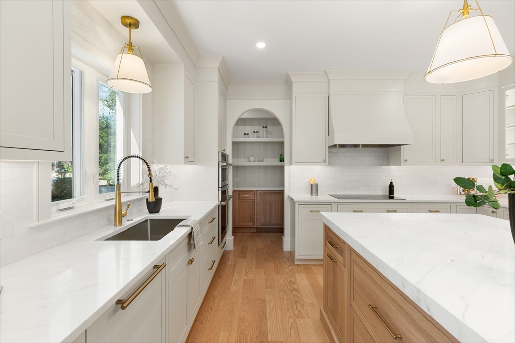 144 Maple Street Lexington, MA 02420 - Photo 7 of 41