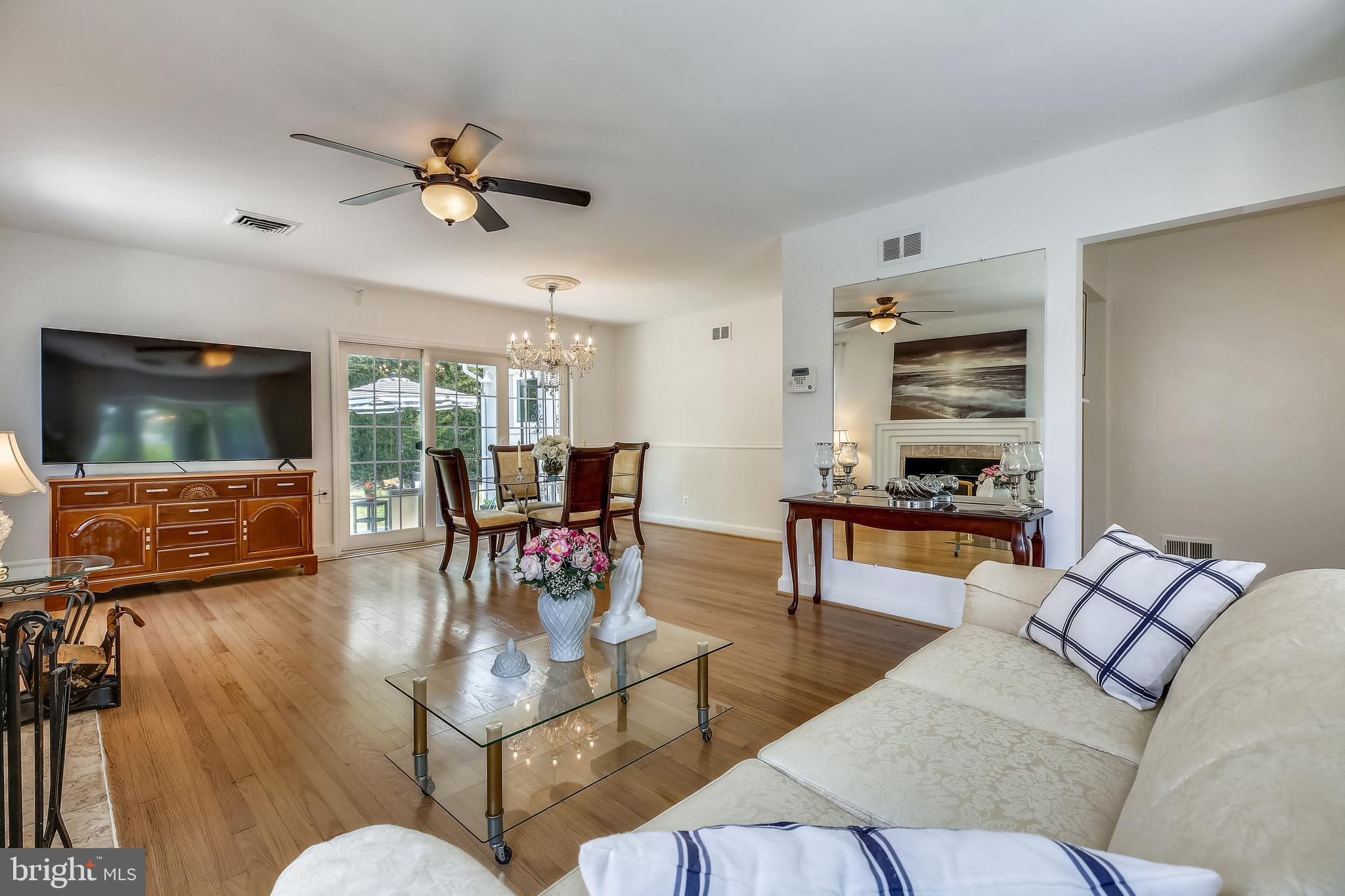 1904 Dayton Street Silver Spring, MD 20902 - Photo 17 of 53 Great Room