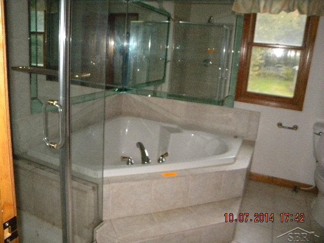 10195 Maple Road Birch Run, MI 48415 - Photo 10 of 18 31215589-9.JPG