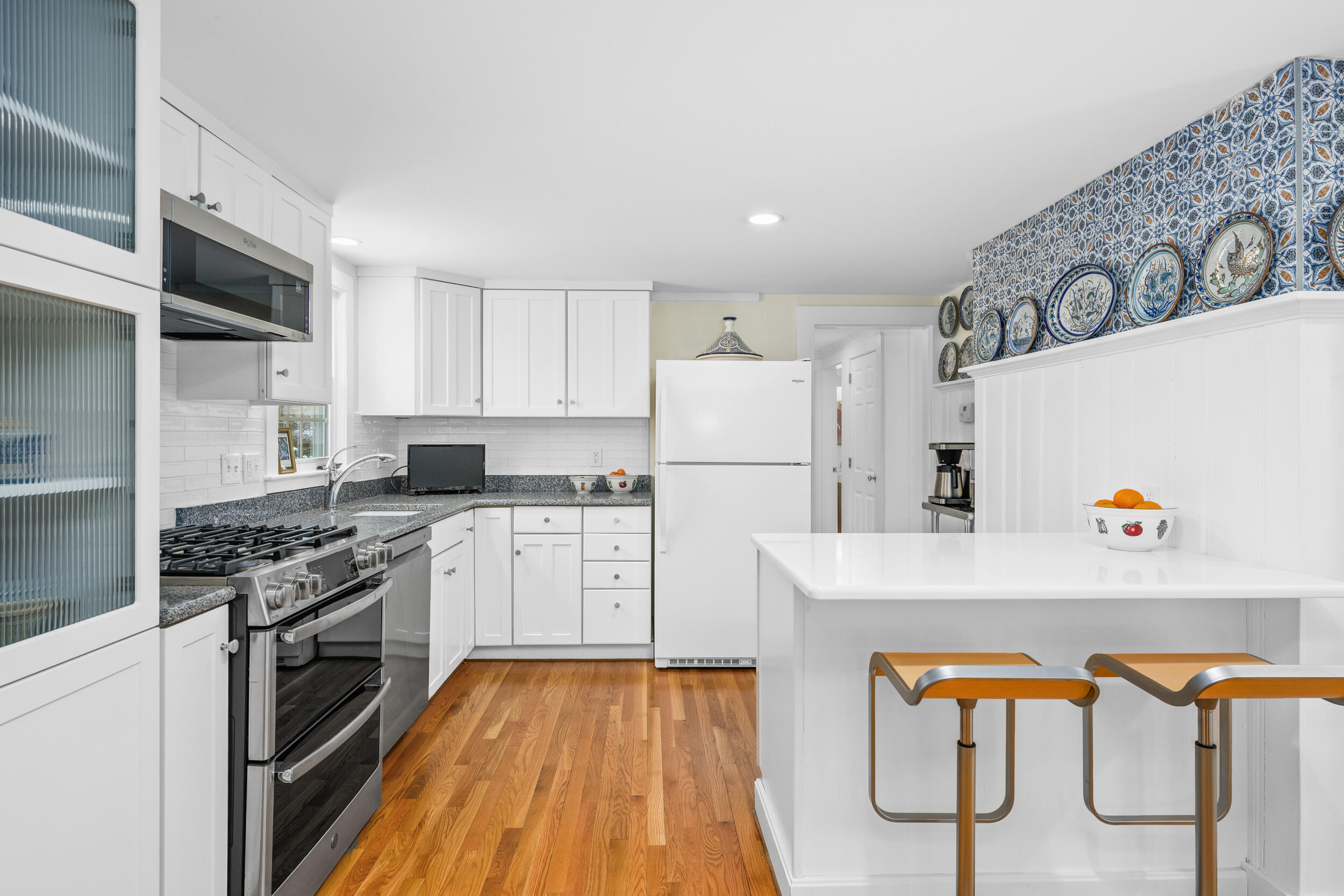 80 Briar Spring Road Orleans, MA 02653 - Photo 12 of 69 Breakfast bar