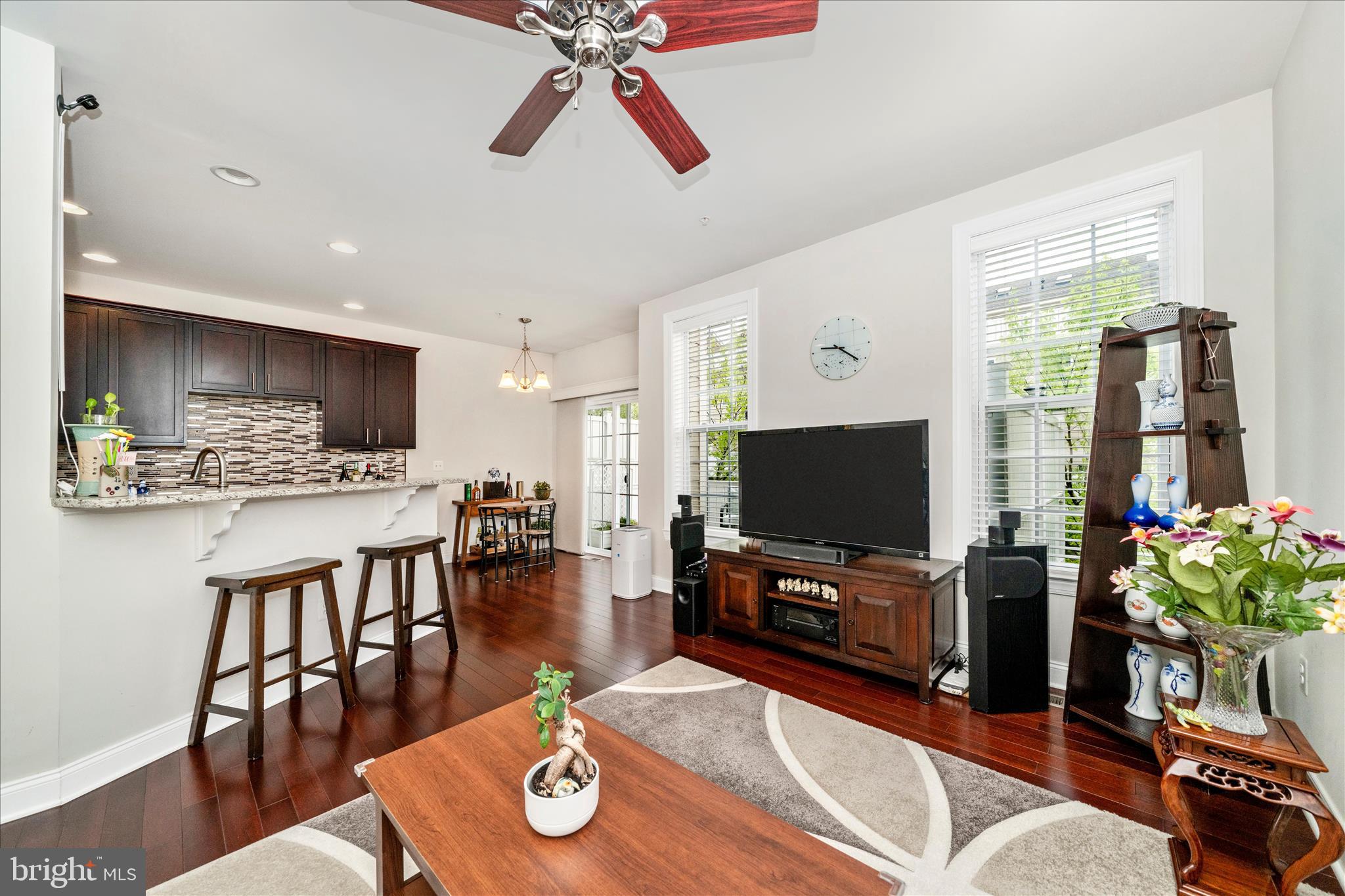 7673 Elmcrest Road Hanover, MD 21076 - Photo 14 of 56 Family Room Kitchen