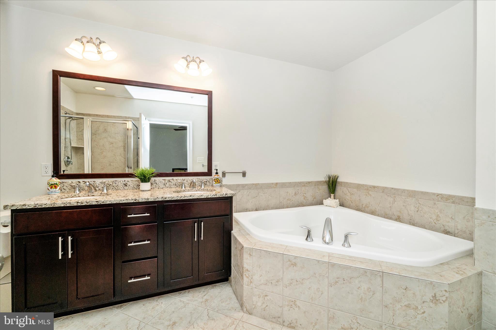 7673 Elmcrest Road Hanover, MD 21076 - Photo 26 of 56 Primary Bathroom