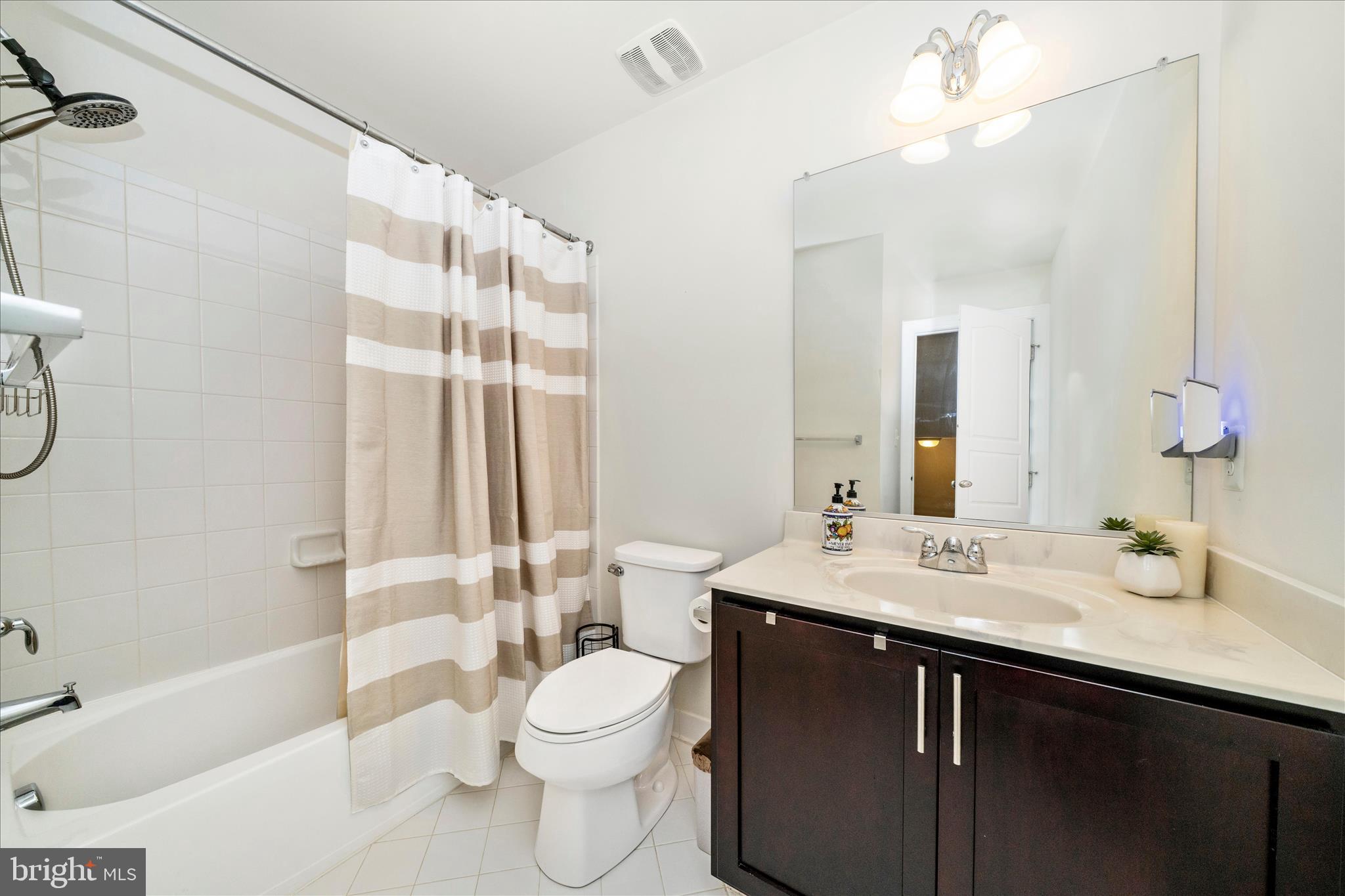 7673 Elmcrest Road Hanover, MD 21076 - Photo 32 of 56 Hall Bathroom