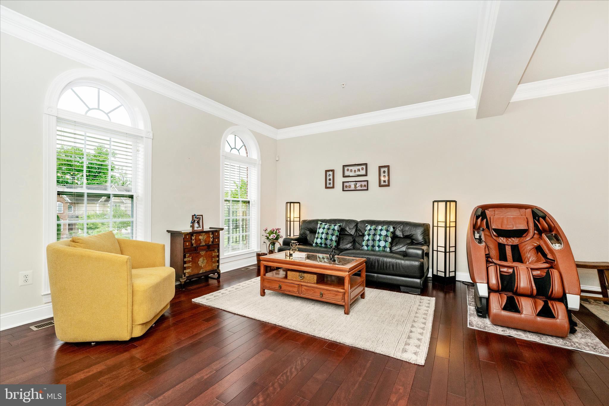 7673 Elmcrest Road Hanover, MD 21076 - Photo 6 of 56 Living Room