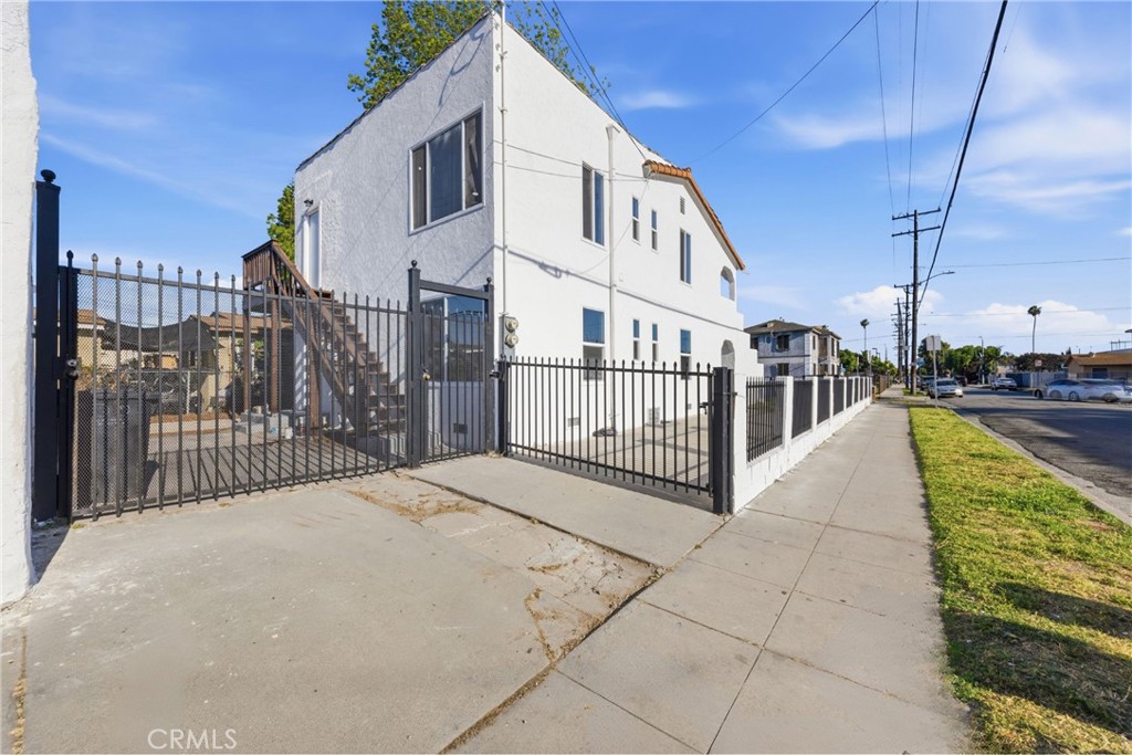 351 West Magnolia Street Compton, CA 90220 - Photo 37 of 39