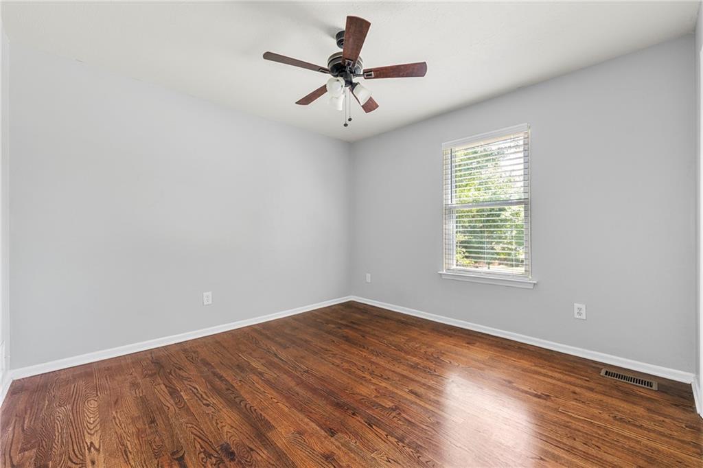 555 Ramsdale Drive Roswell, GA 30075 - Photo 7 of 11