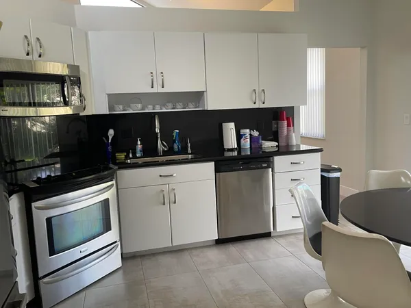 $18,000 | 17560 VÃa Capri, Boca Raton, FL 33496