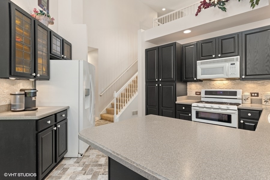 2944 Brossman Street Naperville, IL 60564 - Photo 4 of 29