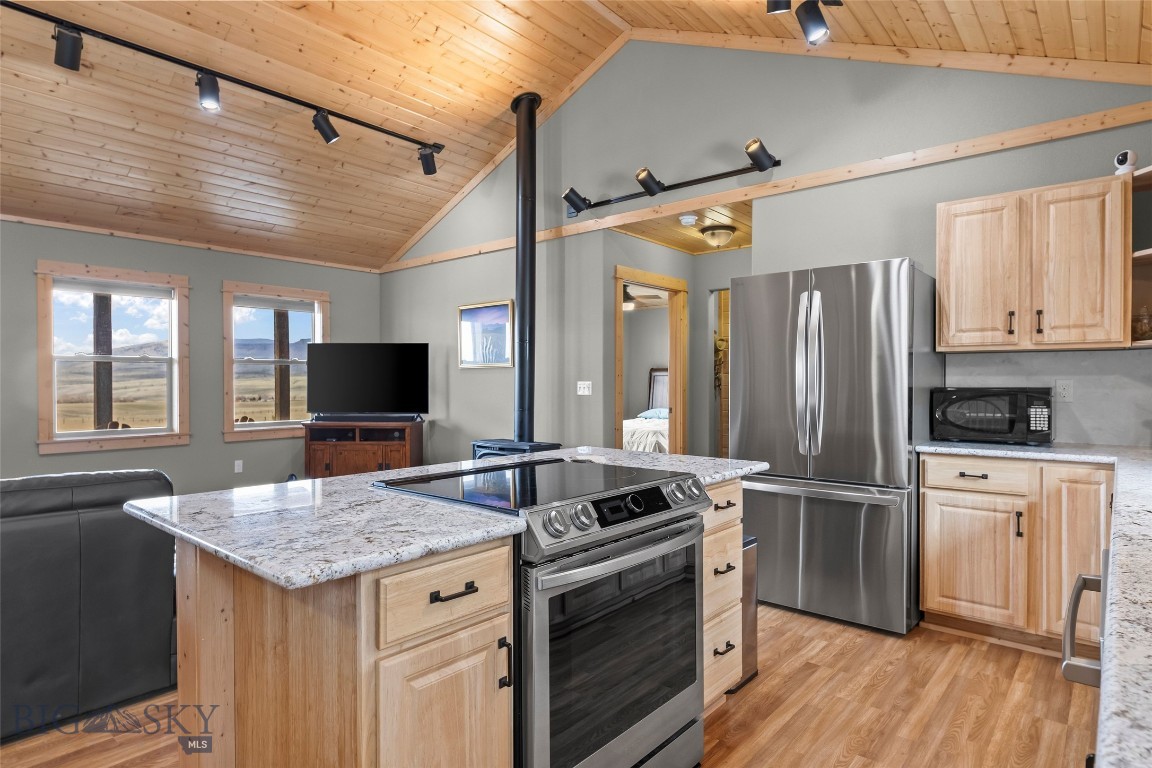 60 Wapiti Road Whitehall, MT 59759 - Photo 10 of 45 Eating Bar