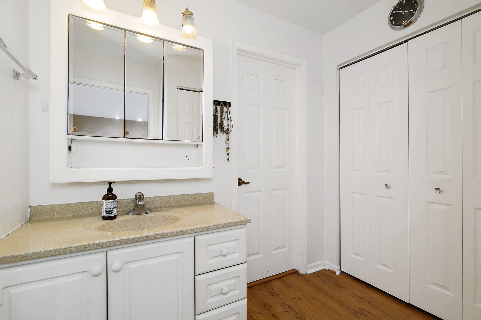 1310 Devonshire Road Buffalo Grove, IL 60089 - Photo 12 of 19