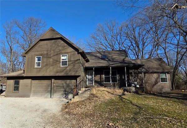 $460,000 | 18703 Plattsburg Road, Holt, MO 64048