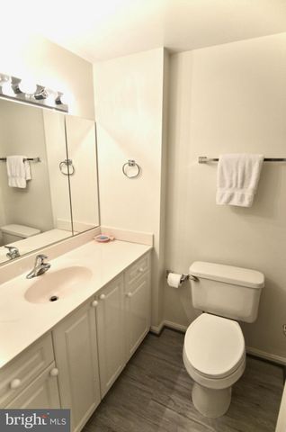 $270,000 | 19360 Magnolia Grove Square, Unit 406, Leesburg, VA 20176