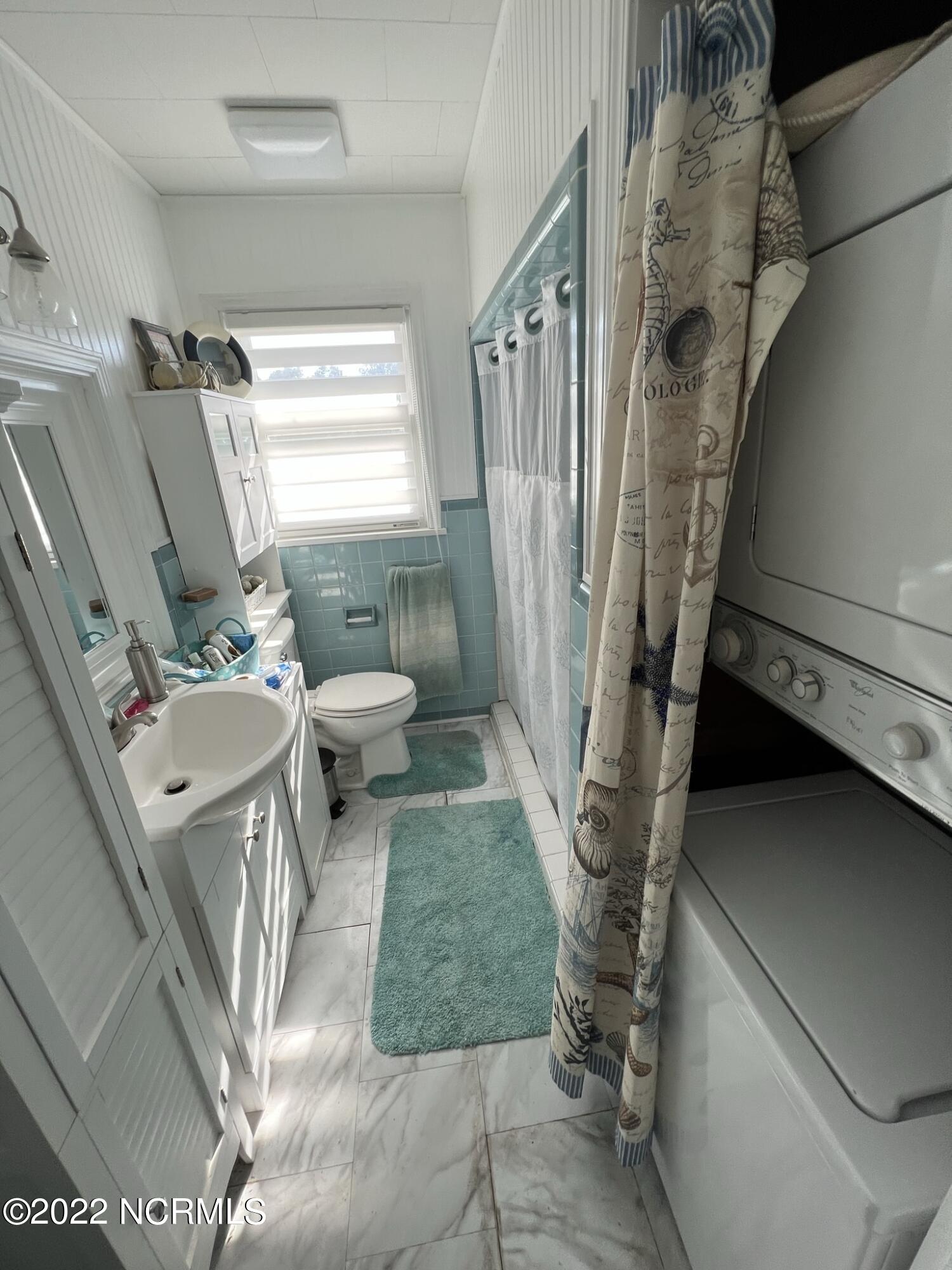 4128 Freedom Way Hubert, NC 28539 - Photo 16 of 19 Bathroom with Laundry