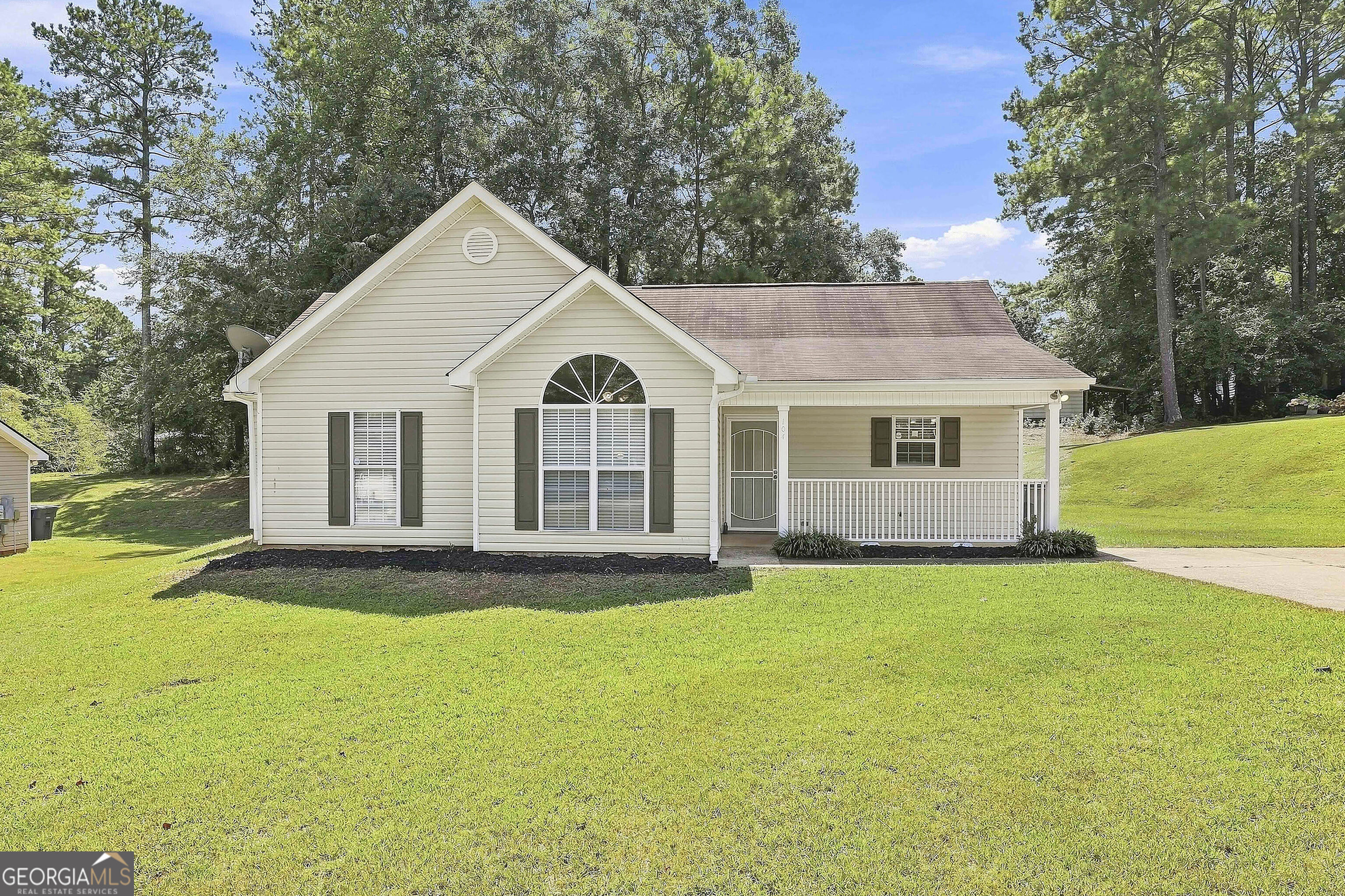 104 Ridgefield Circle LaGrange, GA 30241 - Photo 1 of 31 Gallery Image 1